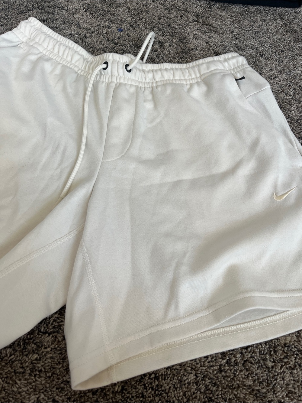 Nike Men’s off White - cream Athletic Shorts with Drawcord!  DRI-FIT. EUC